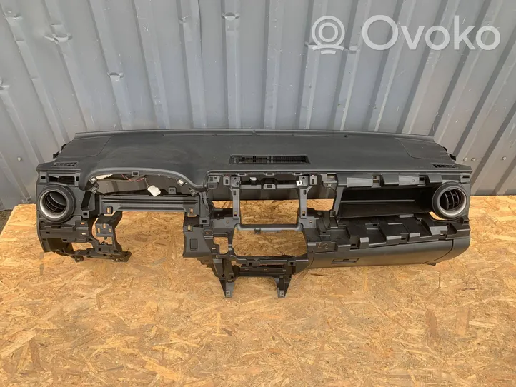 Toyota RAV 4 (XA40) Dashboard 5530242070