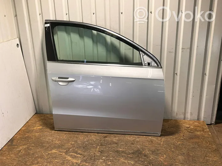 Volkswagen PASSAT B7 Front door 3AA831056