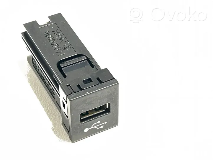Toyota C-HR USB-pistokeliitin 86190F4040
