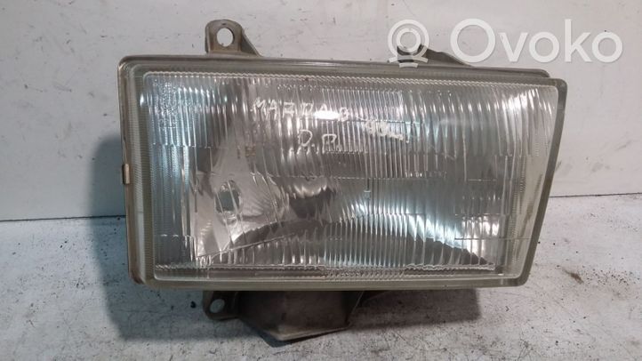 Mazda B2500 Lampa przednia 10016020