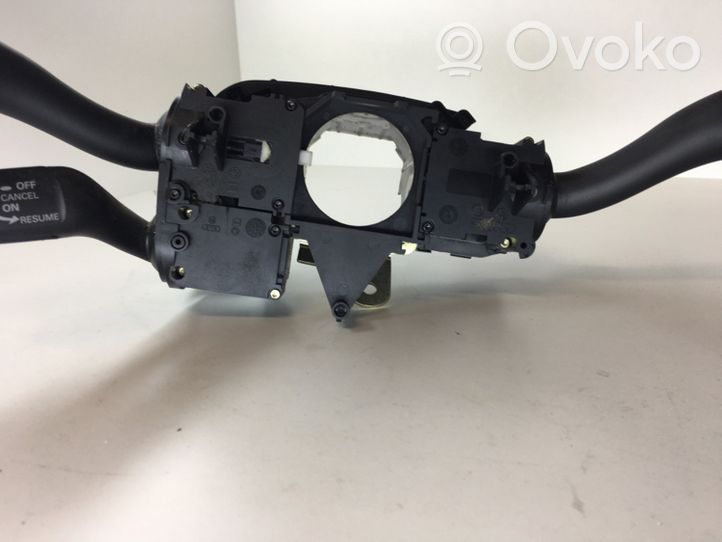 Audi A6 Allroad C6 Interruptor/palanca de limpiador de luz de giro 4E0953521