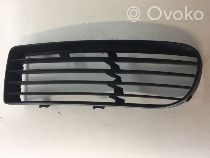 Audi A6 S6 C5 4B Mascherina/griglia fendinebbia anteriore 7M7853683