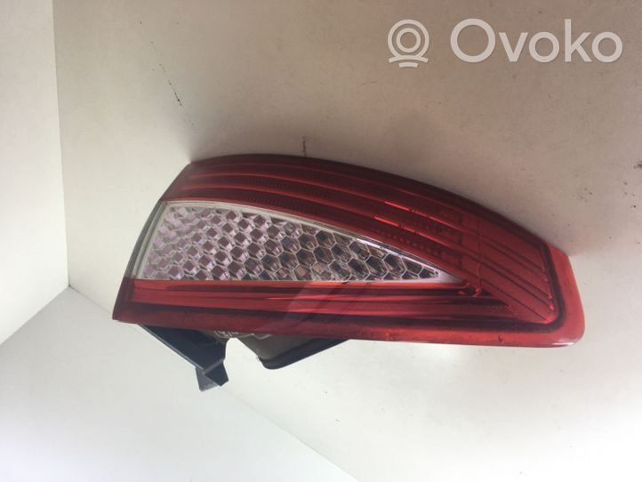 Ford Mondeo MK IV Luci posteriori 7S7113404A