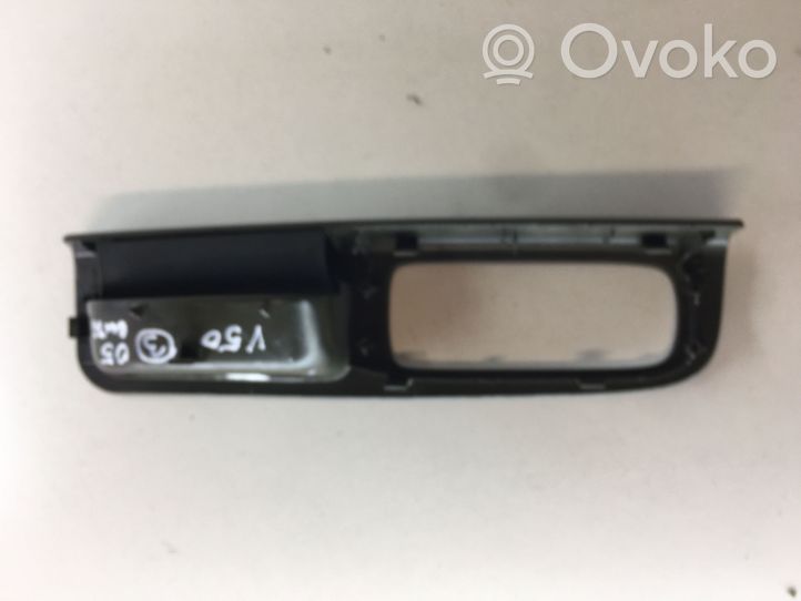 Volvo V50 Front door interior handle trim 8679667