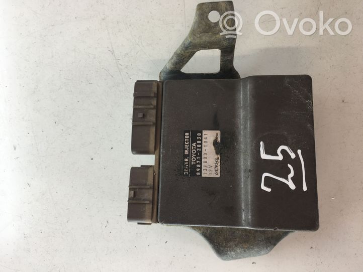 Toyota Avensis Verso Centralina/modulo impianto di iniezione 8997120030