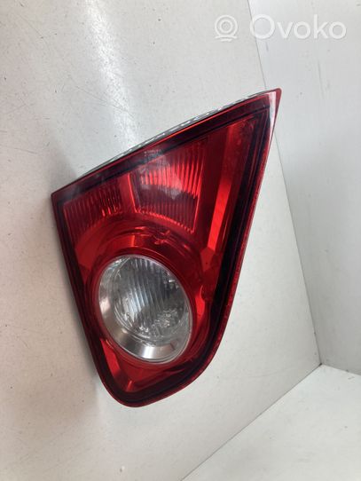 Nissan Qashqai Luci posteriori del portellone del bagagliaio 89071063