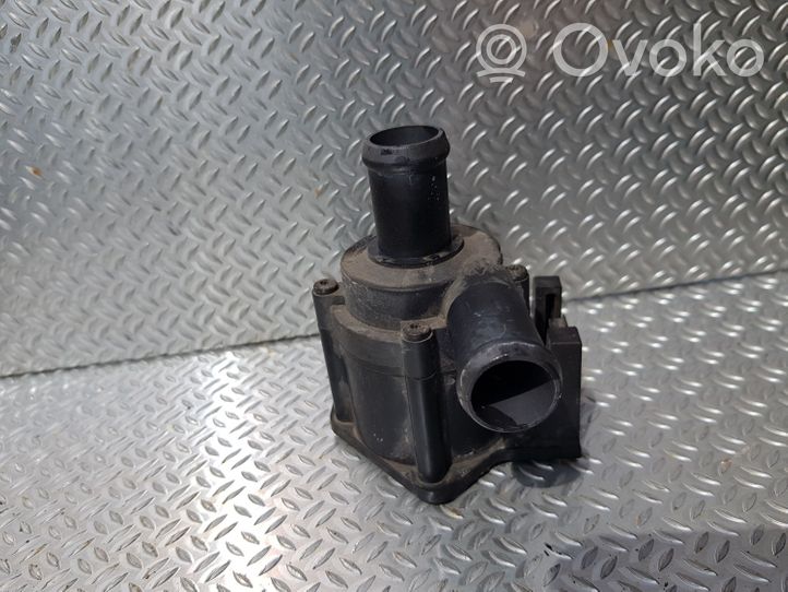 Audi A4 S4 B8 8K Termostaatin kotelo 03L121132A