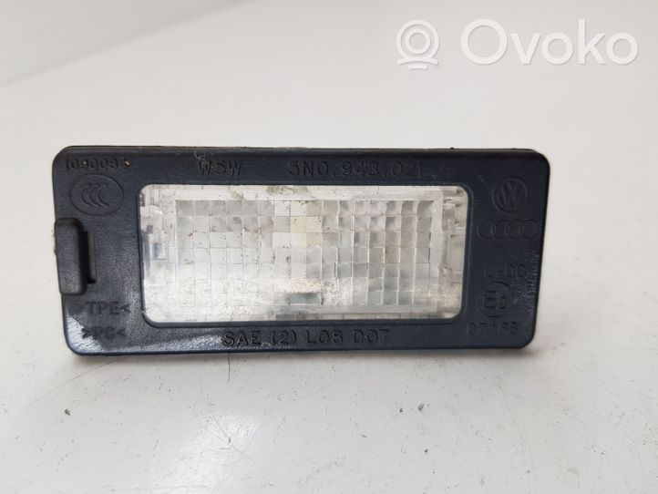 Volkswagen Sharan Lampa oświetlenia tylnej tablicy rejestracyjnej 5N0943021A