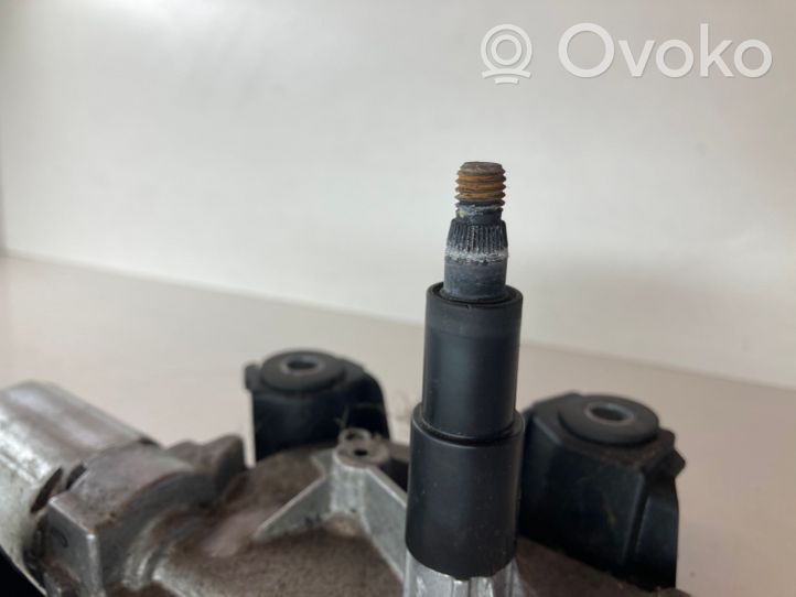 Nissan Qashqai Moteur d'essuie-glace arrière 0390201820