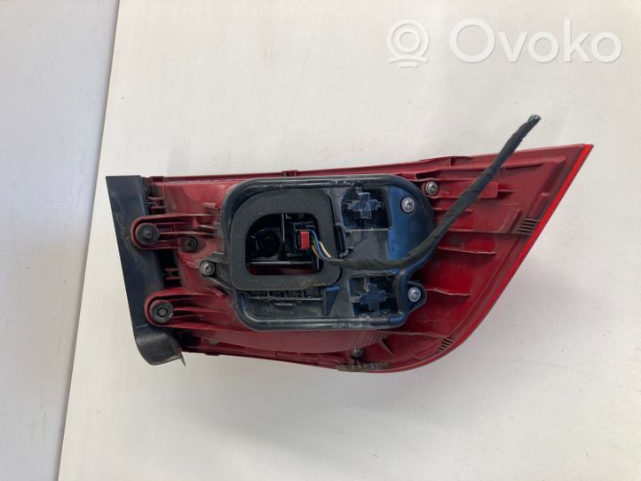 Volkswagen PASSAT B7 Lampa tylna 3F945096E