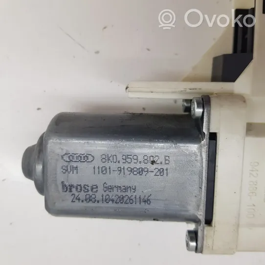 Volkswagen Sharan Moteur de lève-vitre de porte avant 8K0959802B