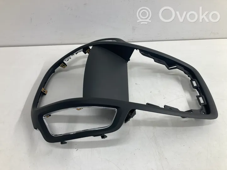 Opel Zafira C Radio/GPS head unit trim 1529531X