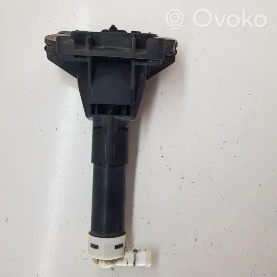 Honda CR-V Headlight washer spray nozzle 22694