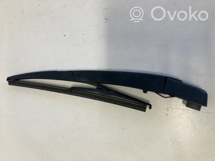 Renault Captur Rear wiper blade arm 