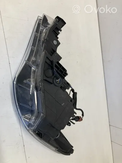 Toyota Avensis T270 Phare frontale E111756436