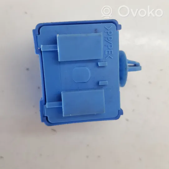 Toyota Avensis T270 Other relay 8665250010