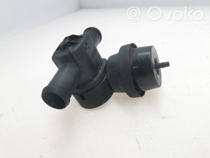 Audi A5 8T 8F Carcasa del termostato PA66GF35