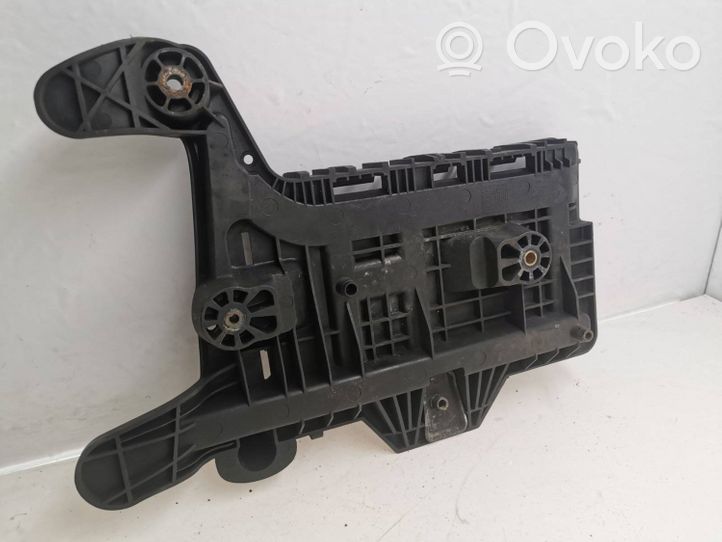 Volkswagen Tiguan Support boîte de batterie 1K0915333