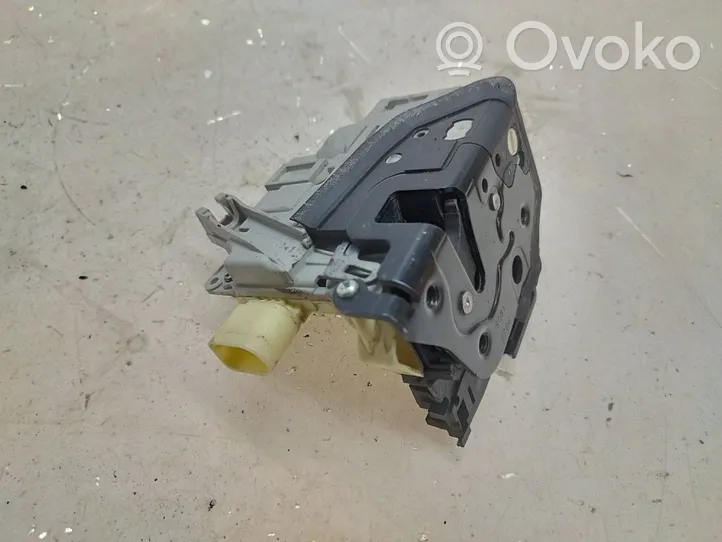 Volkswagen PASSAT B6 Front door lock 3C1837016A