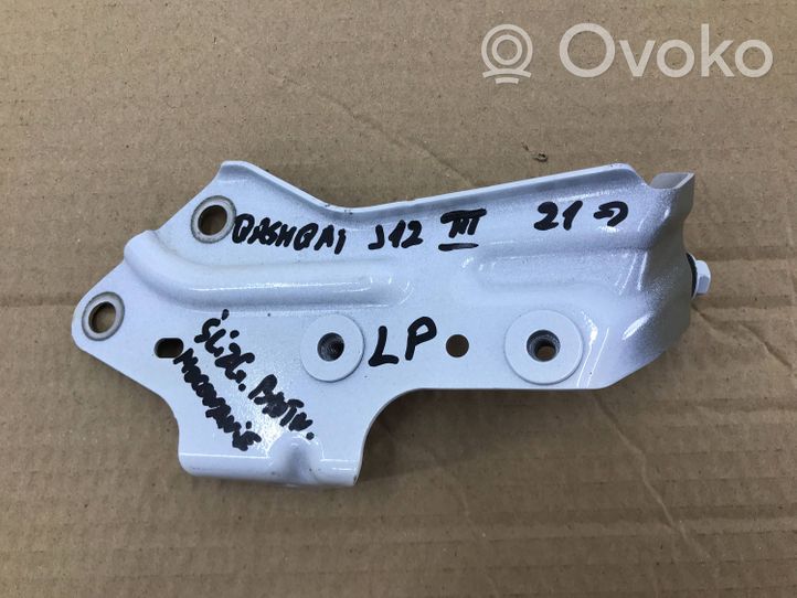 Nissan Qashqai J12 Uchwyt / Mocowanie błotnika przedniego 641c3-6ua0a