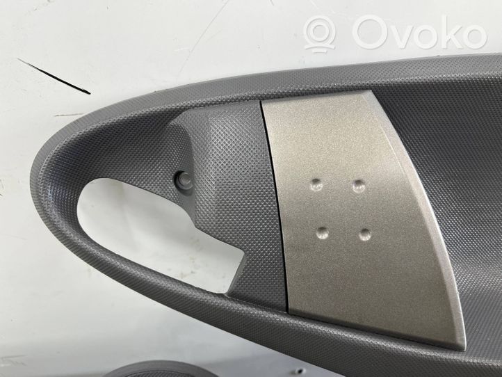 Toyota Aygo AB10 Boczki / Poszycie drzwi przednich 67611-0H010
