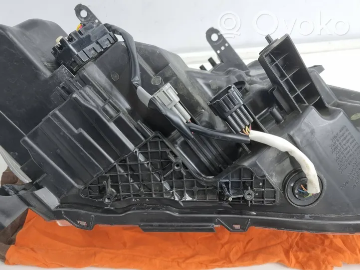 Nissan X-Trail T32 Headlight/headlamp 