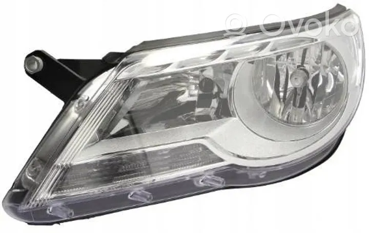 Volkswagen Tiguan Lampa przednia 958509E