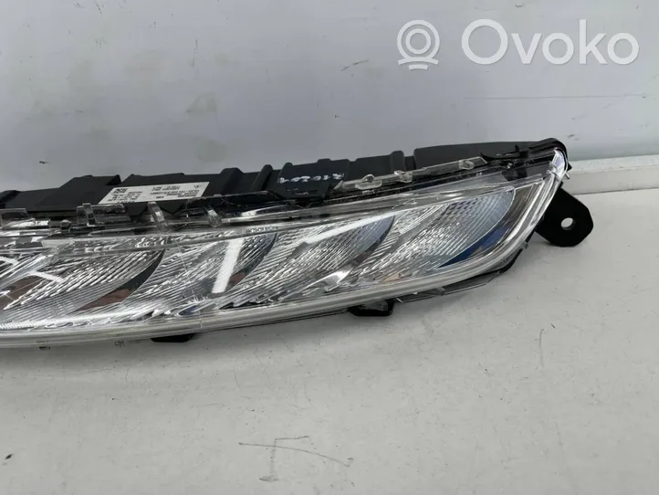 Citroen C4 II Picasso Lampa przednia 9822653980