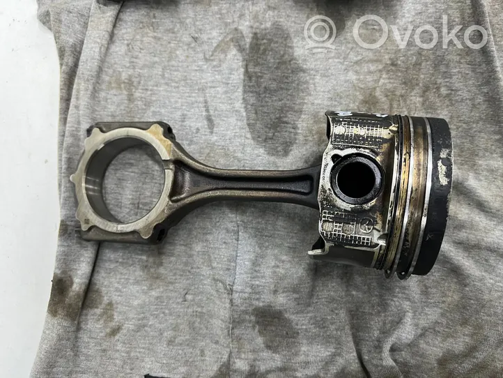 Mazda 6 Piston avec bielle SH01