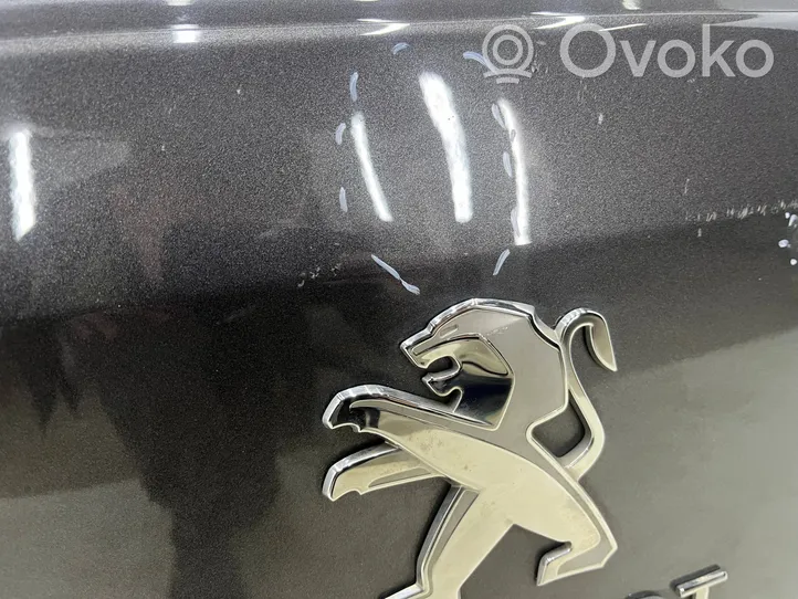 Opel Combo E Takaluukun/tavaratilan kansi 