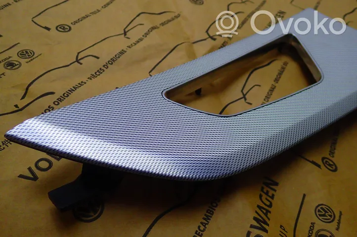 Audi Q8 Set di rivestimento del pannello della portiera 4M8867449C