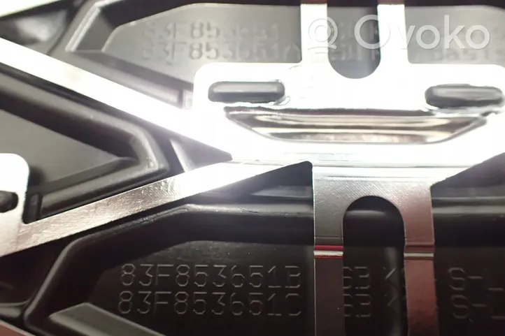 Audi Q3 F3 Maskownica / Grill / Atrapa górna chłodnicy 83F853651