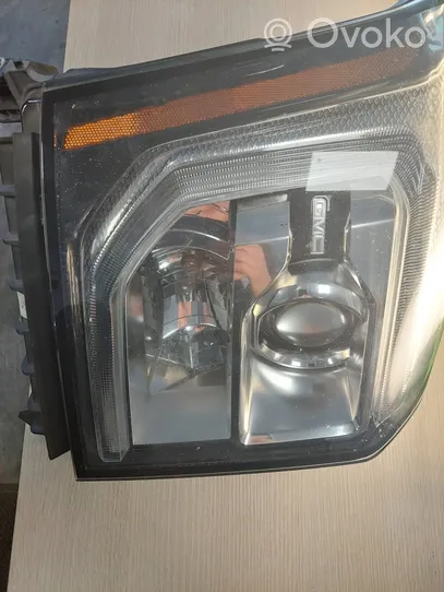 GMC Yukon Headlight/headlamp 1300528