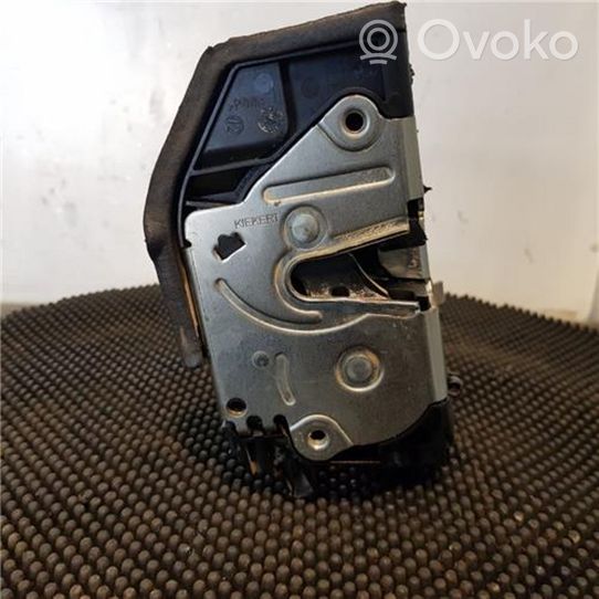 BMW 5 E60 E61 Takaoven lukitusmoottori 51228125671