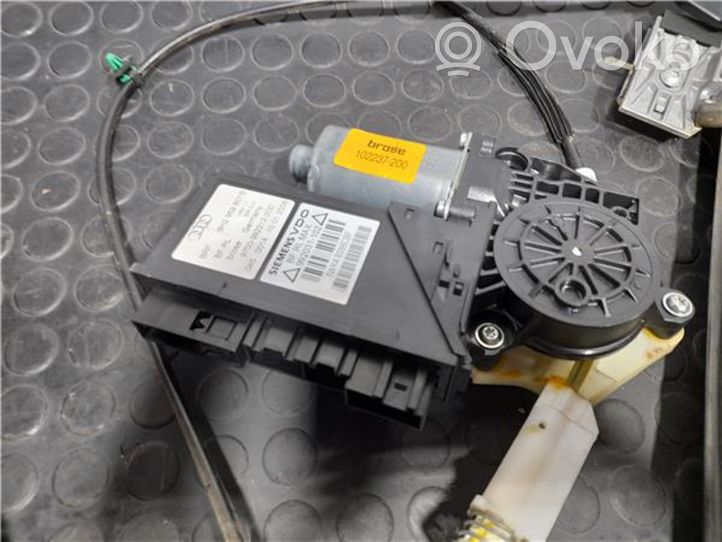 Audi A4 S4 B7 8E 8H Alzacristalli della portiera anteriore con motorino 8H037461