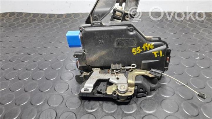 Volkswagen Touareg I Moteur de centralisation serrure de porte arrière 7L0839015