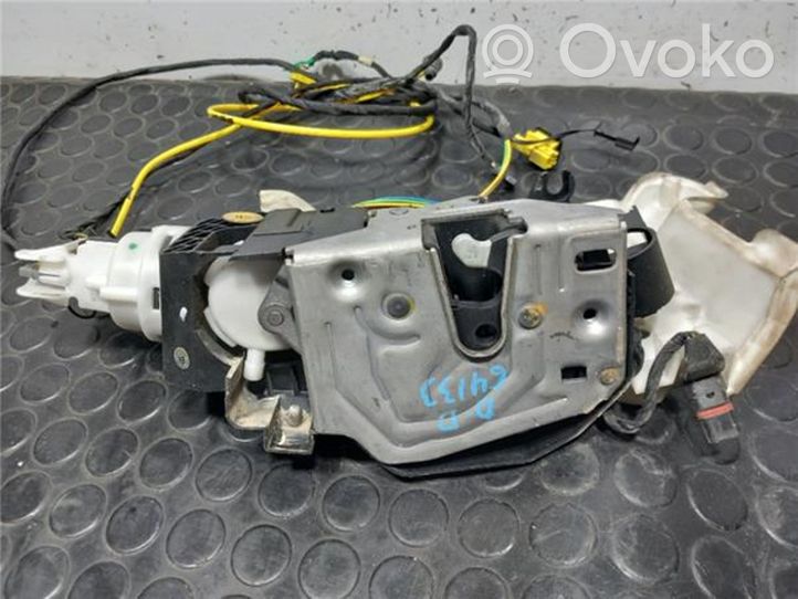 Mercedes-Benz S W220 Moteur de verrouillage porte avant 2207207235