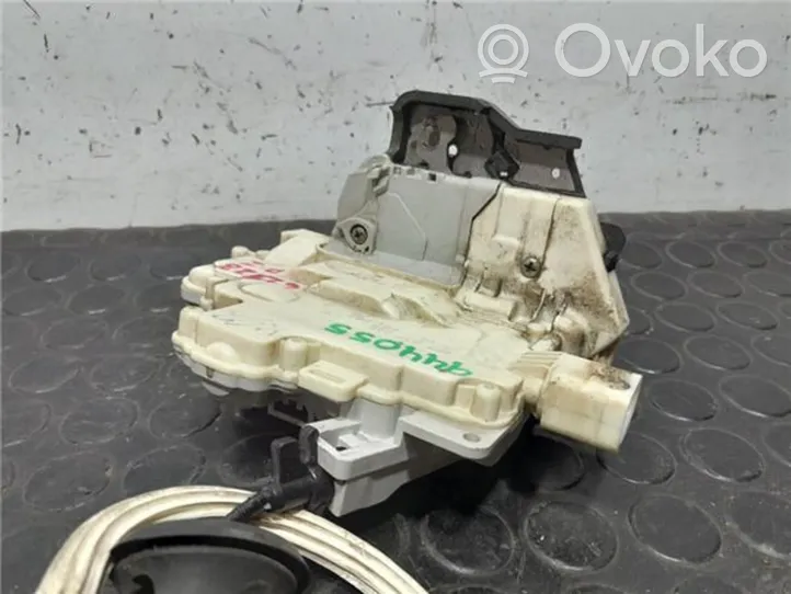 Audi A6 S6 C6 4F Moteur de verrouillage porte avant 4F2837015