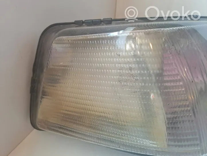 Audi V8 Lampa przednia 0244418R20