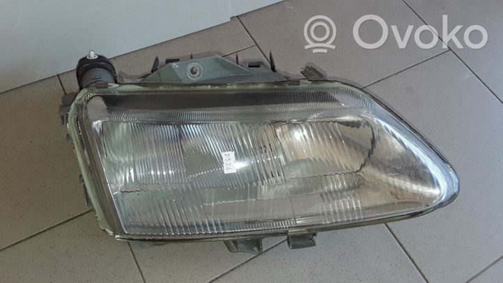 Renault Laguna I Lampa przednia 13996600