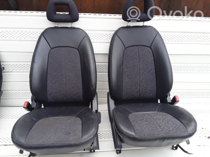 Mercedes-Benz A W168 Conjunto de molduras de la puertas y los asientos A1687206870