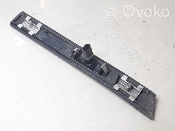 BMW 7 E38 Rivestimento parafango (modanatura) 8208388