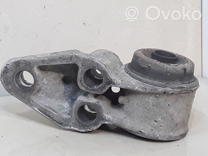 Volkswagen PASSAT B5.5 Supporto alloggiamento assale posteriore 4B0501521