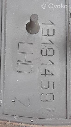 Opel Astra H Schowek deski rozdzielczej / Komplet 13191459