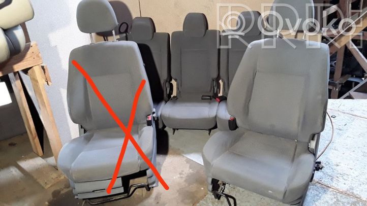 Nissan Almera Tino Fotele / Kanapa / Komplet 