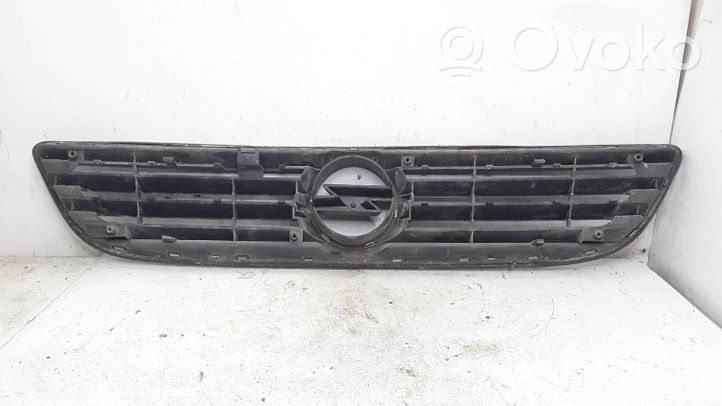 Opel Zafira A Etupuskurin ylempi jäähdytinsäleikkö 90580685