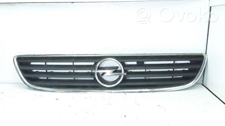 Opel Zafira A Etupuskurin ylempi jäähdytinsäleikkö 90580685