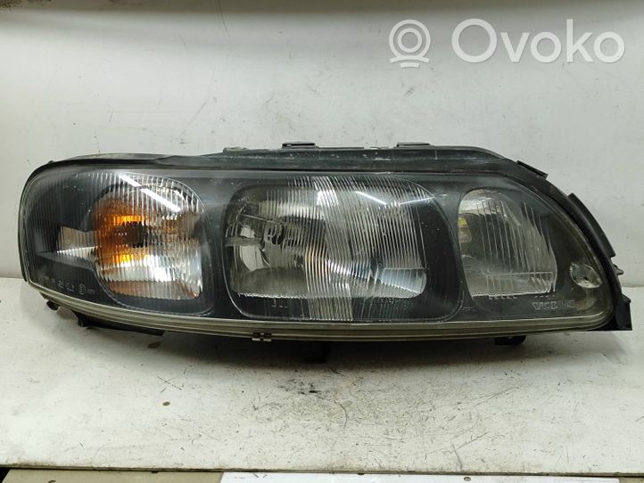 Volvo S60 Lampa przednia 89007870