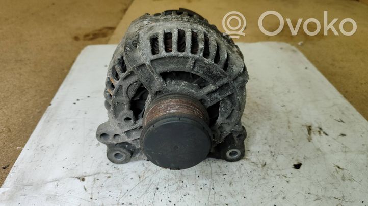 Volkswagen New Beetle Alternador 028903028E