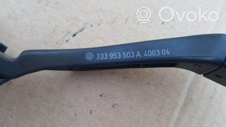 Volkswagen PASSAT B3 Ручка стеклоочистителей 333953503A
